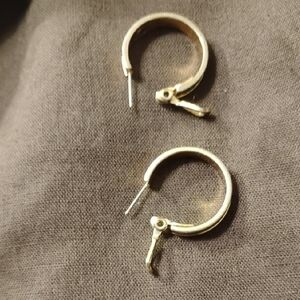 Vintage Monet Des Pat #249.252 Earrings